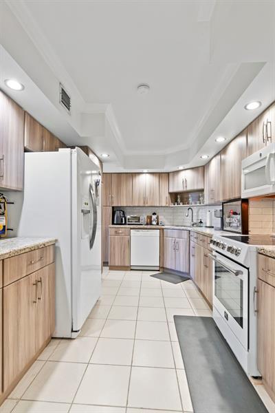 Building Photo - 111 N Pompano Beach Blvd