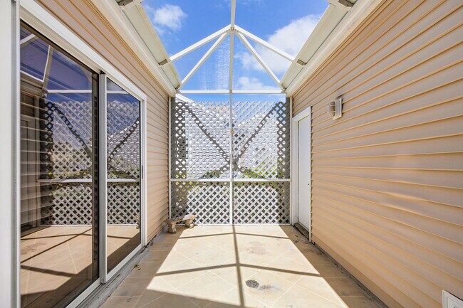 Building Photo - 15337 Wimborne Ln