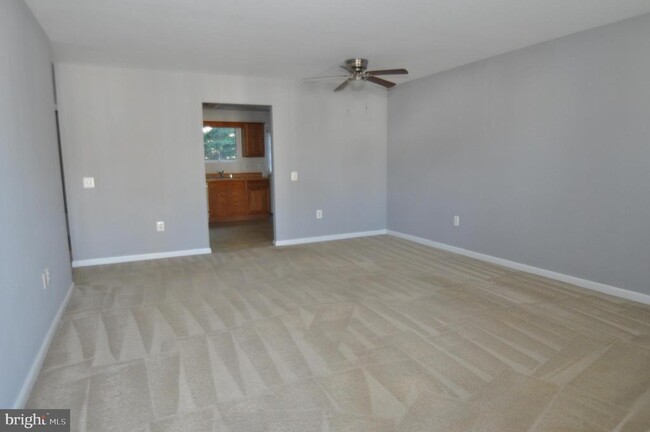 Building Photo - 1111 Jousting Way