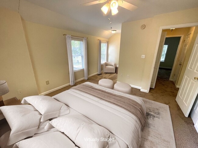 Building Photo - NormalTown 2br House - Fall 2026 Prelease