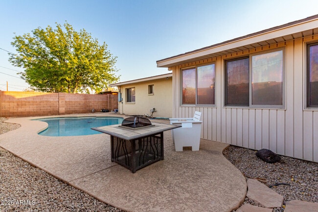 Building Photo - 2109 S Stanley Pl