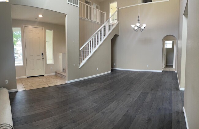 Building Photo - 2309 St Augustine Dr