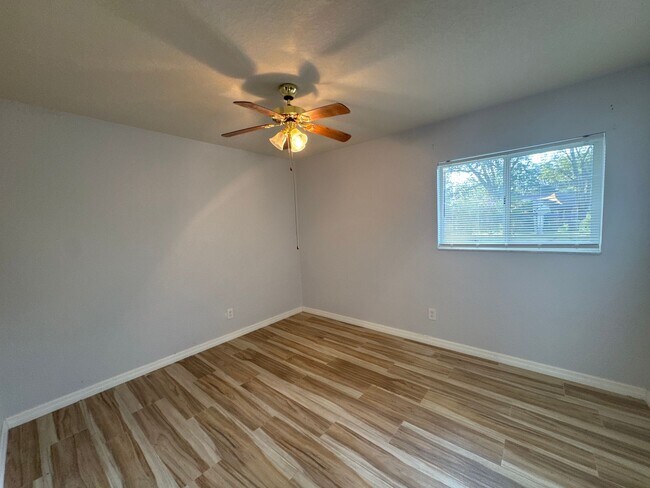 Building Photo - Beautiful Pool Home In Great Location!