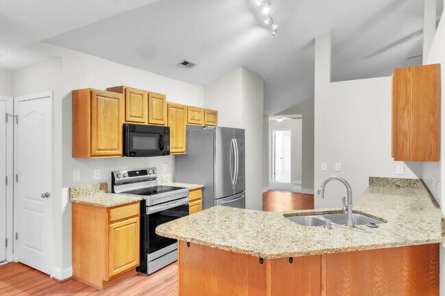 Building Photo - 3BR/2BA Home in Tyger Pointe with Bonus Room & Fenced Yard!