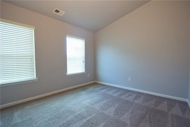 Building Photo - 960 Franklin Mill Trace