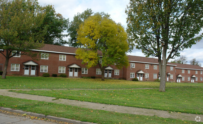 Building Photo - Gilmore Village