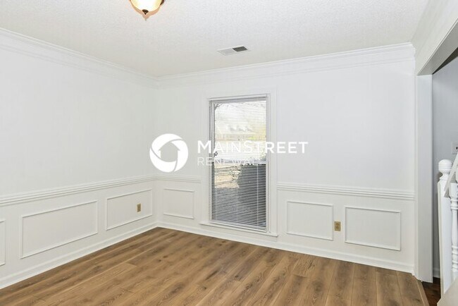 Building Photo - 4 Bedroom Pet-Friendly Home in COLLIERVILLE, TN with Main Street Renewal