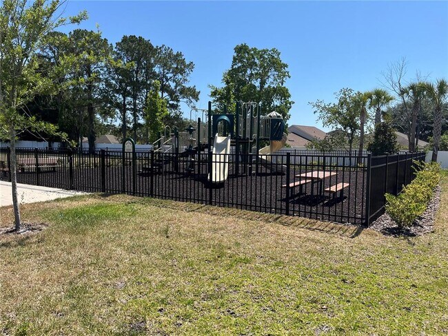 Building Photo - 241 Argyll Dr