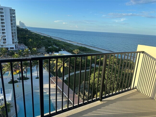 Building Photo - 9273 Collins Ave