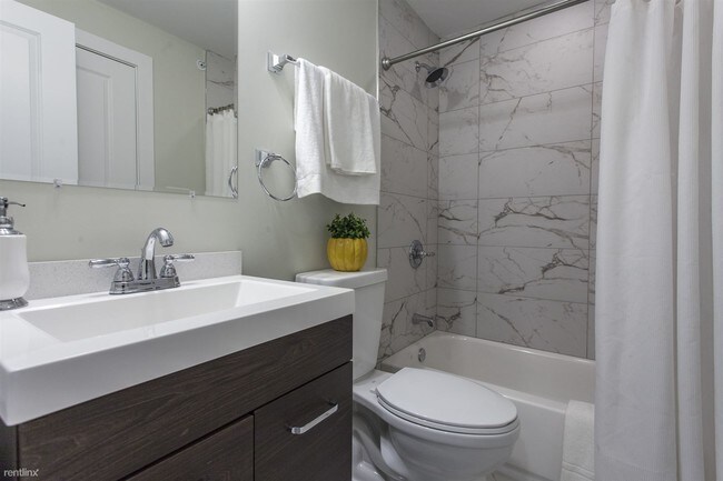 Building Photo - 2 br, 2 bath  - 1533-39 PARRISH ST Unit 1C