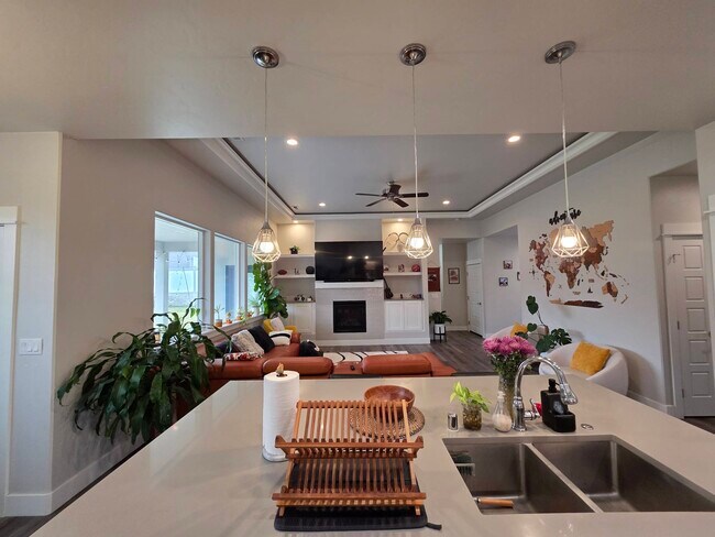 Building Photo - 7015 W 32nd Ave