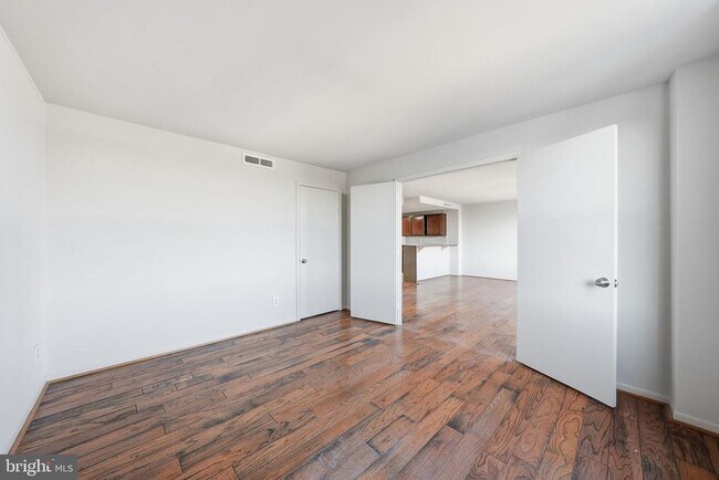 Building Photo - 4600 Duke St