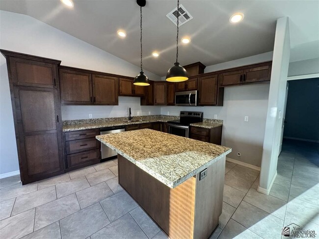 Building Photo - 13308 E 45th St