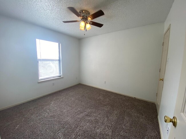 Building Photo - 401 Kline Ave