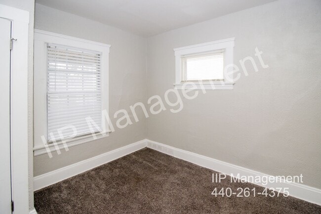 Building Photo - 9903 Sladden Ave