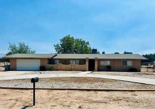 Building Photo - 3-Bedroom Hesperia Home 50% Off 1st Months...