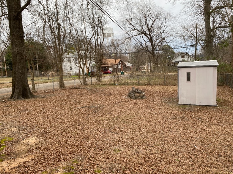 Building Photo - 2024 Olive St