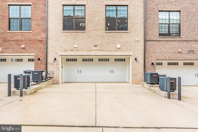 Building Photo - 521 Triggerfish Dr