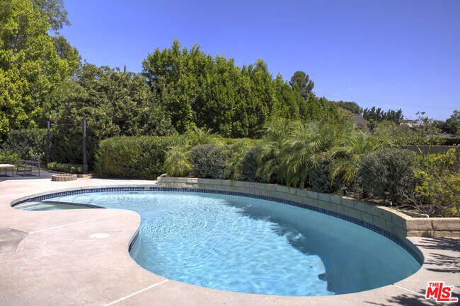 Building Photo - 22427 De Kalb Dr