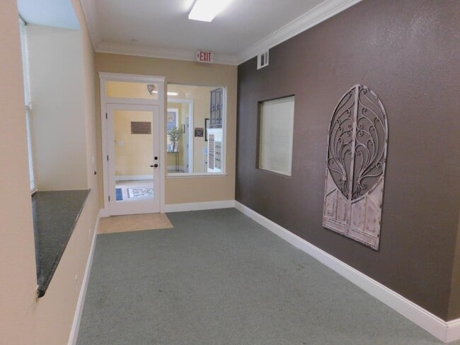 Building Photo - 101 H. St - 2