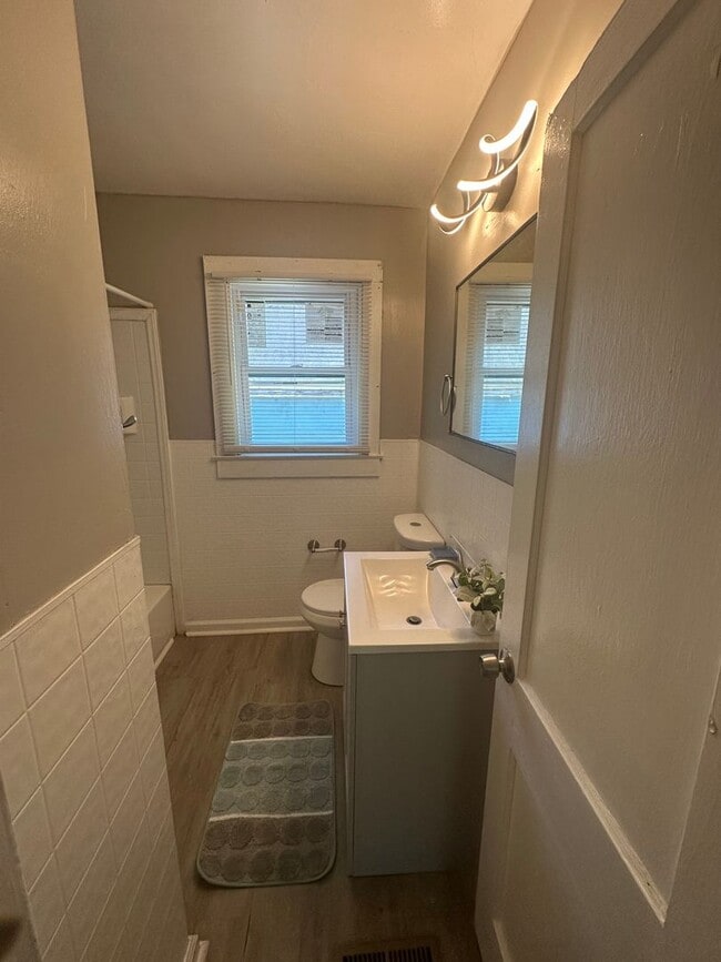Building Photo - COMING SOON! 3 Bed House!!! Wooden floors!