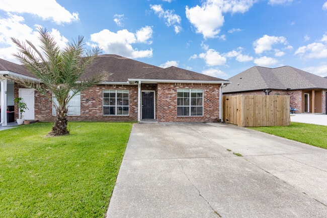 Building Photo - 9540A Lindale Ave