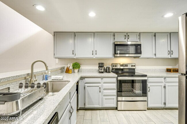 Building Photo - 14236 N 23rd St