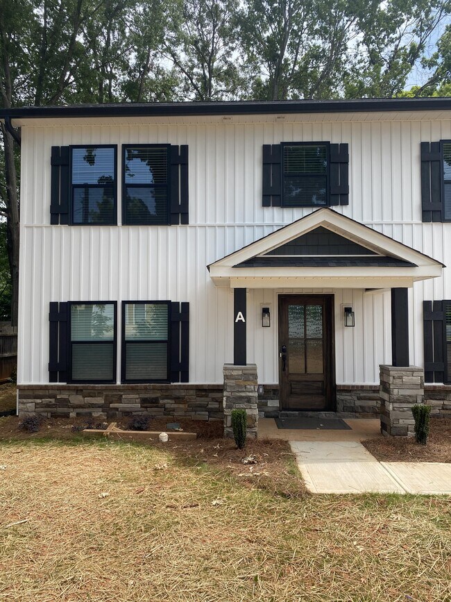 Building Photo - 207 Potts St