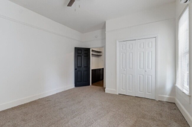 Building Photo - 1 Bedroom Duplex COMPLETELY UPDATED with D...