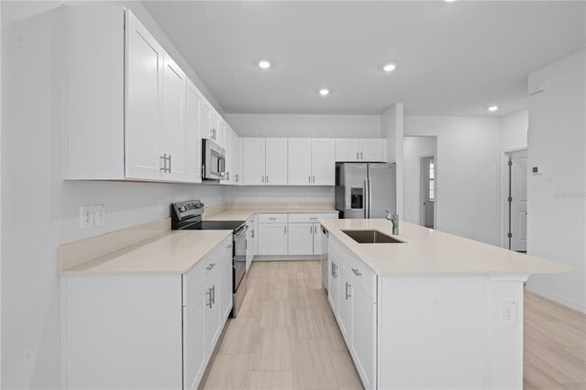 Building Photo - 18156 Pleasantview Blvd