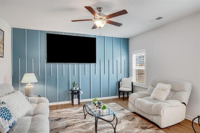 Building Photo - 317 Lucyanna Ln