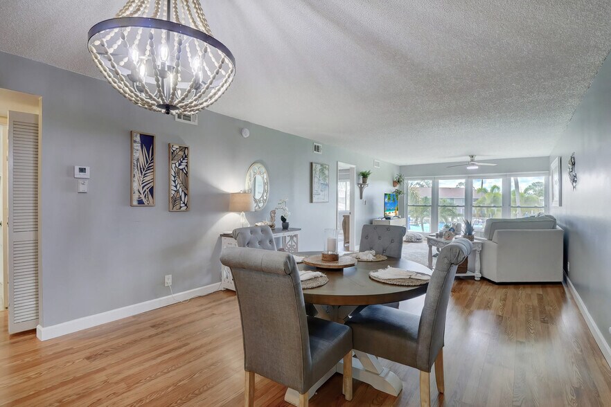 Building Photo - 154 Palm Dr