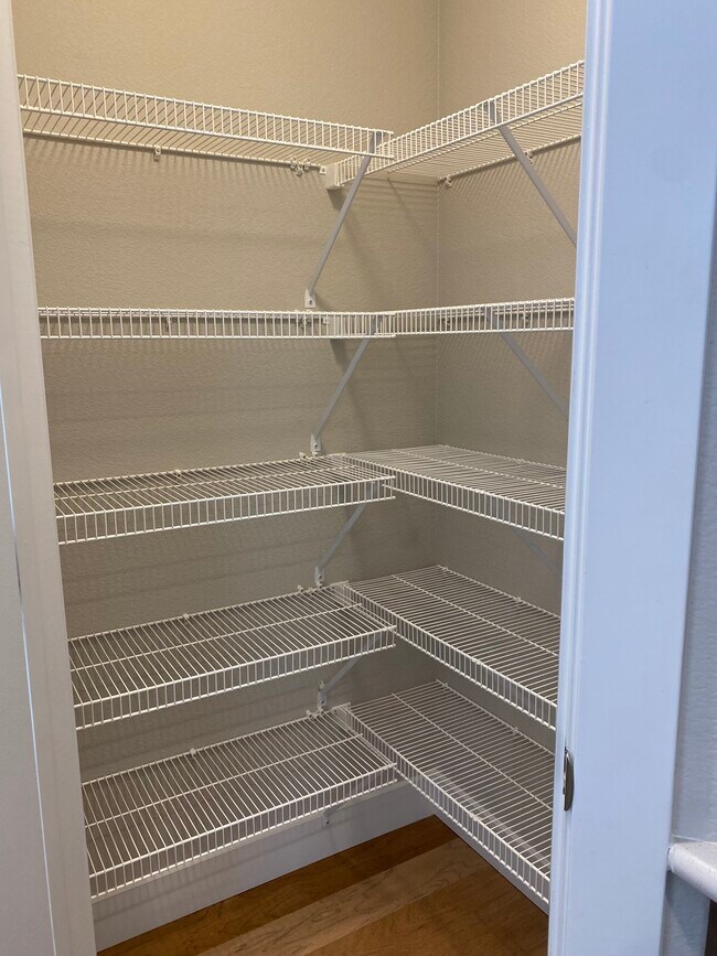 Building Photo - 2914 Loot Dr