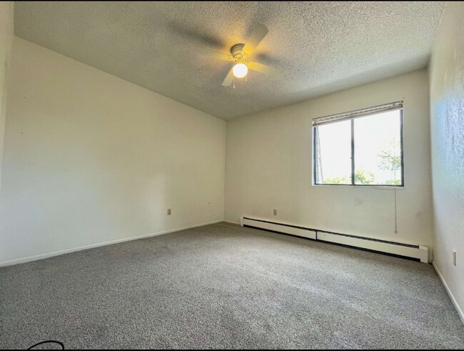 Building Photo - 1140 Walnut Ave