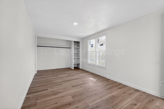 Building Photo - 804 Illinois Ave