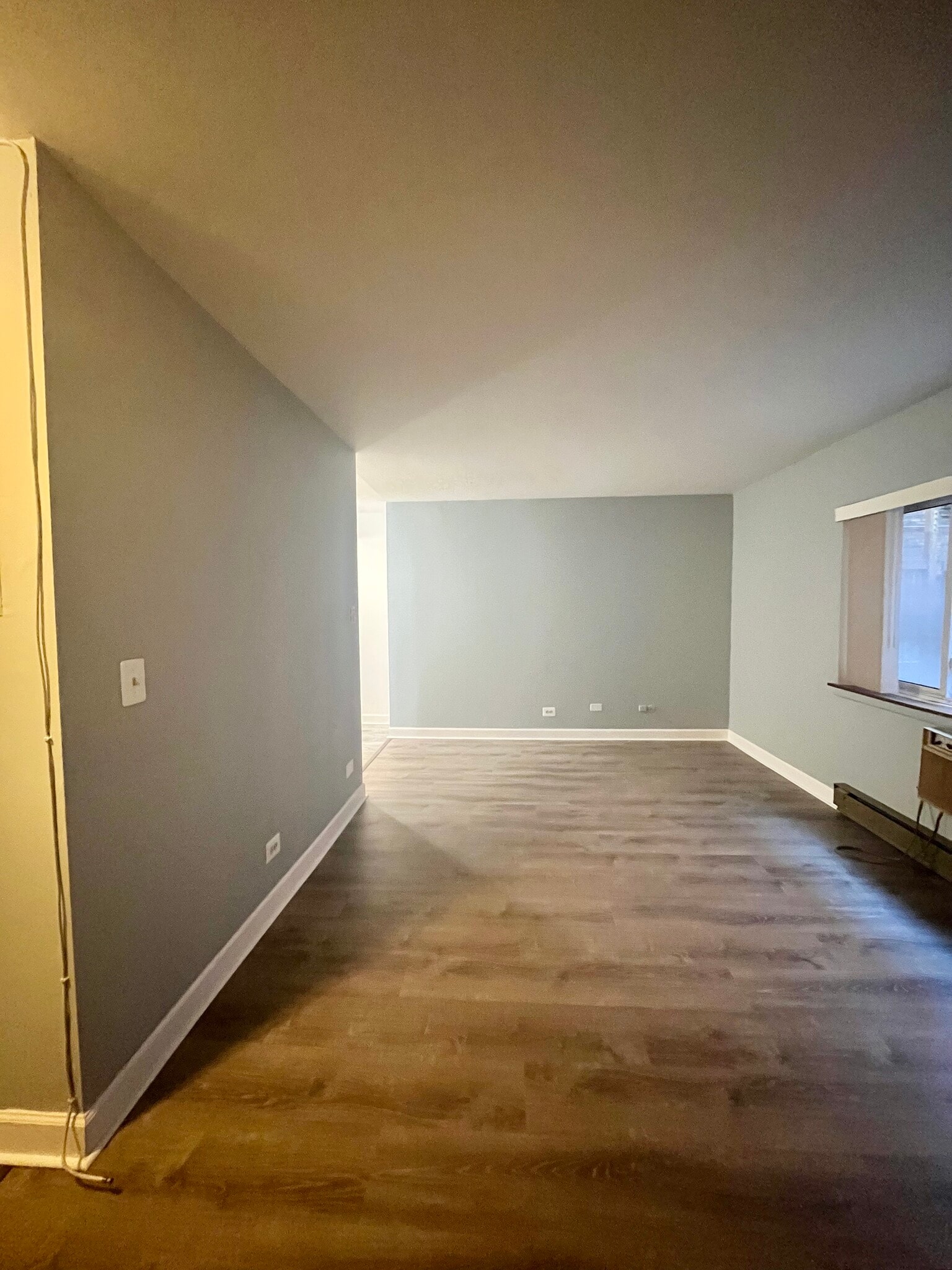 Building Photo - 3815 N Pine Grove Ave