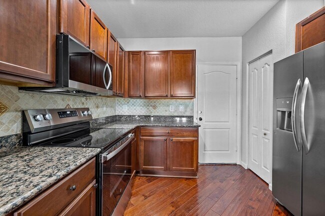 Building Photo - 4205 Bamboo Palm Ct