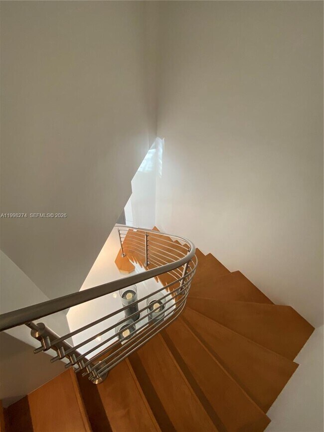 Building Photo - 17301 Biscayne Blvd