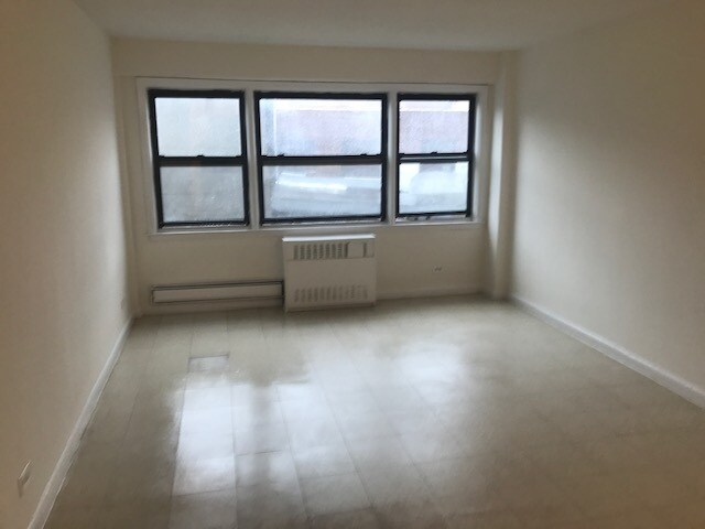 Primary Photo - 109-15 37th Ave