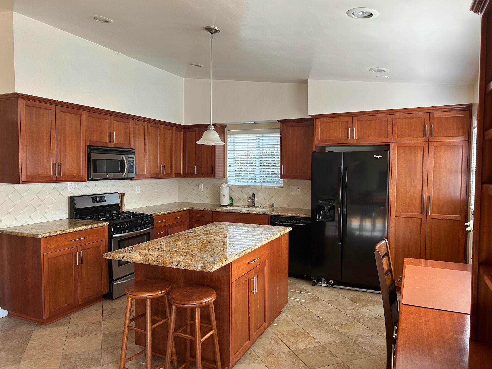 Kitchen - 5835 Babbitt Ave