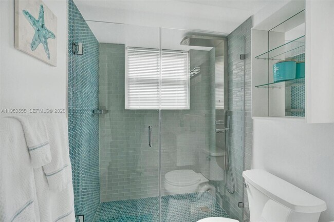 Building Photo - 19601 E Country Club Dr