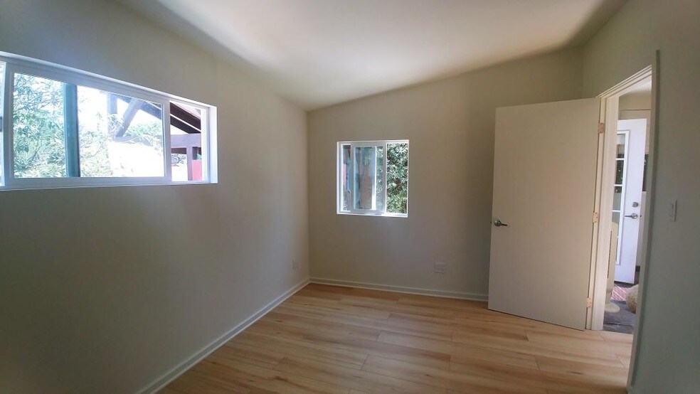 Bedroom - 1311 Marine St