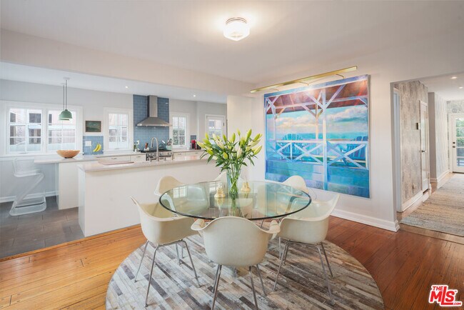 Building Photo - 513 N Mansfield Ave