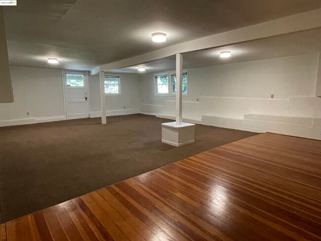 Building Photo - 1159 Winsor Ave