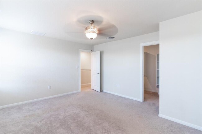 Building Photo - 6802 Pleasanton Pkwy