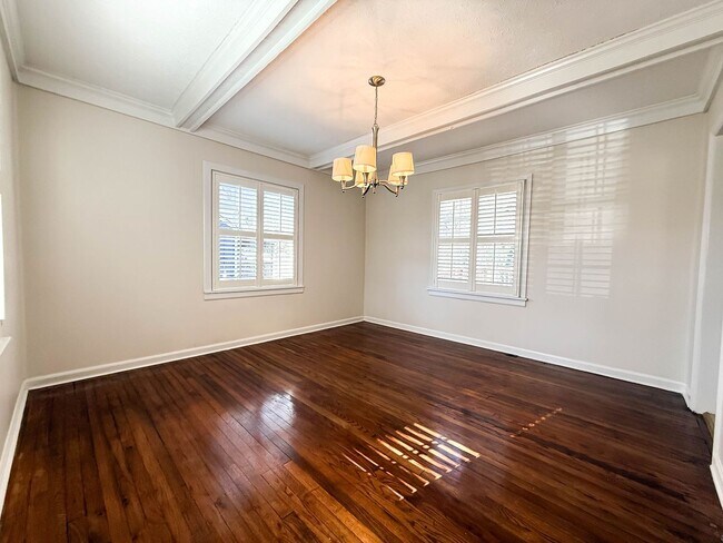 Building Photo - 2525 Camille Dr