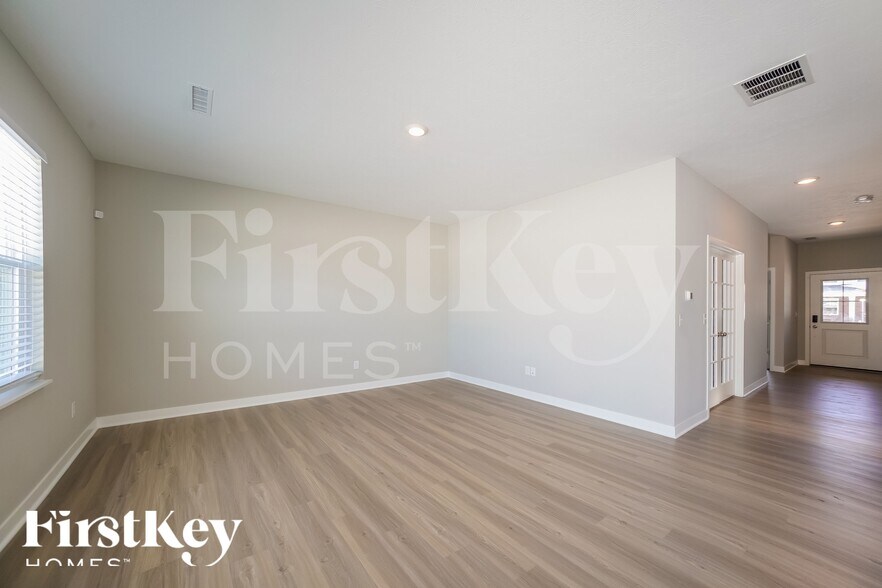 Building Photo - 2285 S Bingham Pl