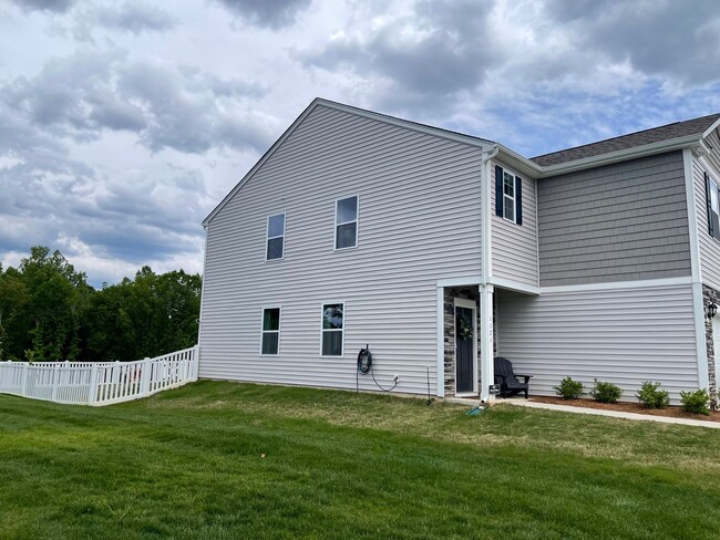 Building Photo - New Construction 4BR 2.5BA | The Falls at ...