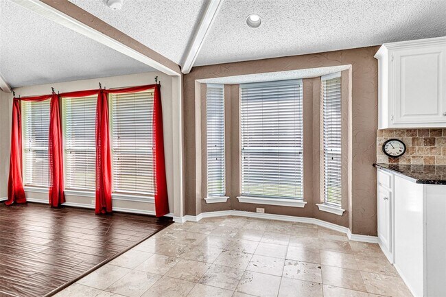 Building Photo - 4445 Jenning Dr