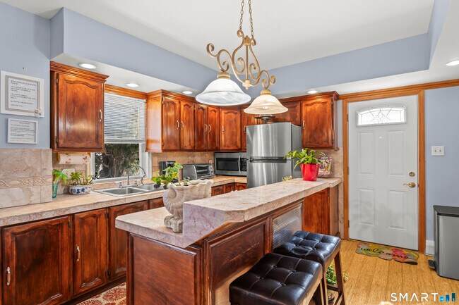 Building Photo - 94 Neptune Ave